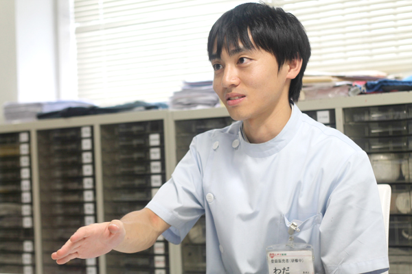 レデイ薬局_若手社員