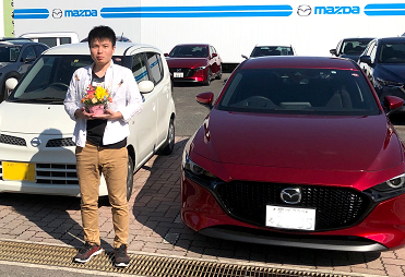 フロントエンド_愛車と若手社員