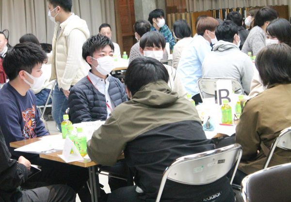 採用イベントSEEdでの企業と学生の交流会