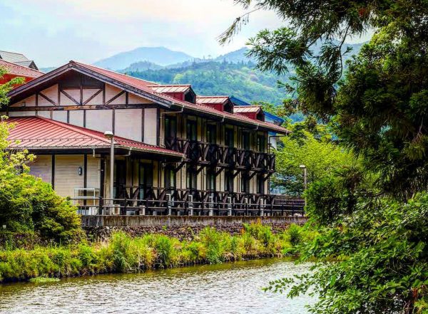 ありがとうサービス_宝泉防ロッジ