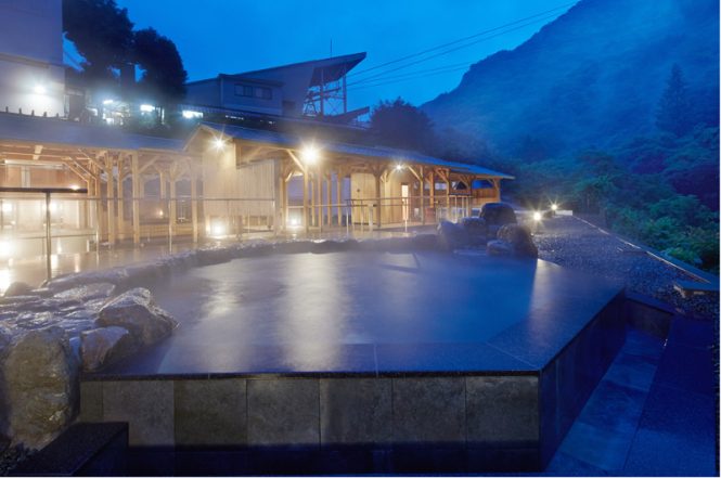 奥道後壱湯の守_露天風呂